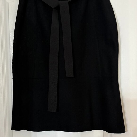 Elie Tahari Black flannel laser cut Skirt - Picture 2 of 4